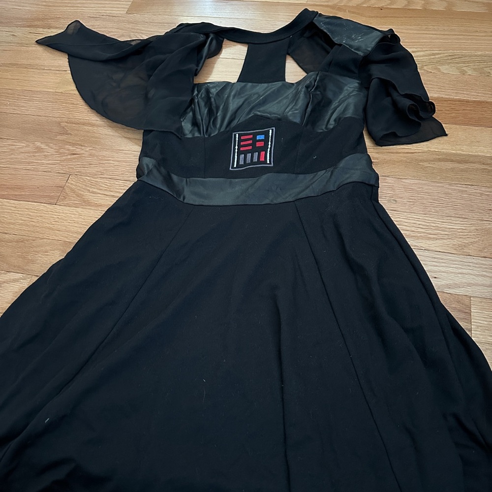 Women’s Darth Vadar Halloween costume with matching headband